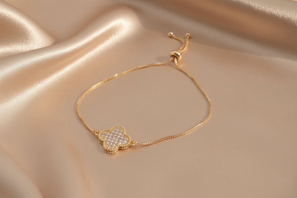 Blooming Bracelet Clover