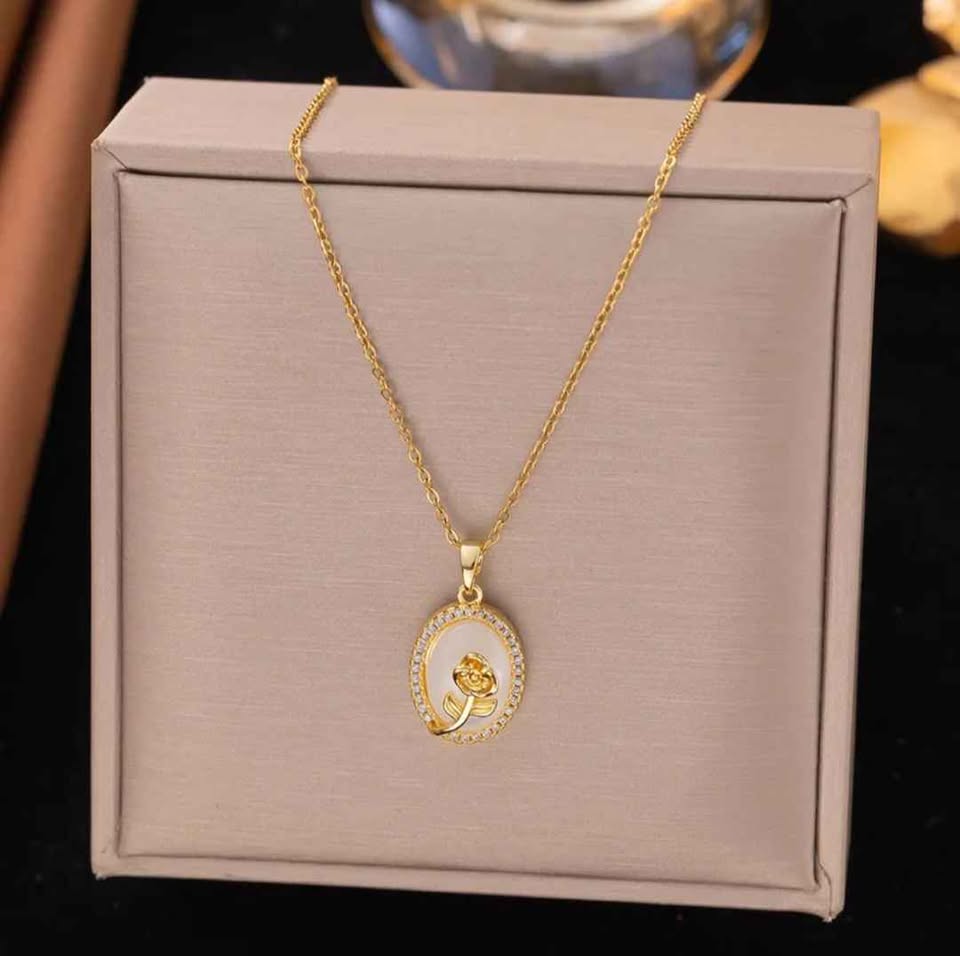 Rose Pendant Necklace