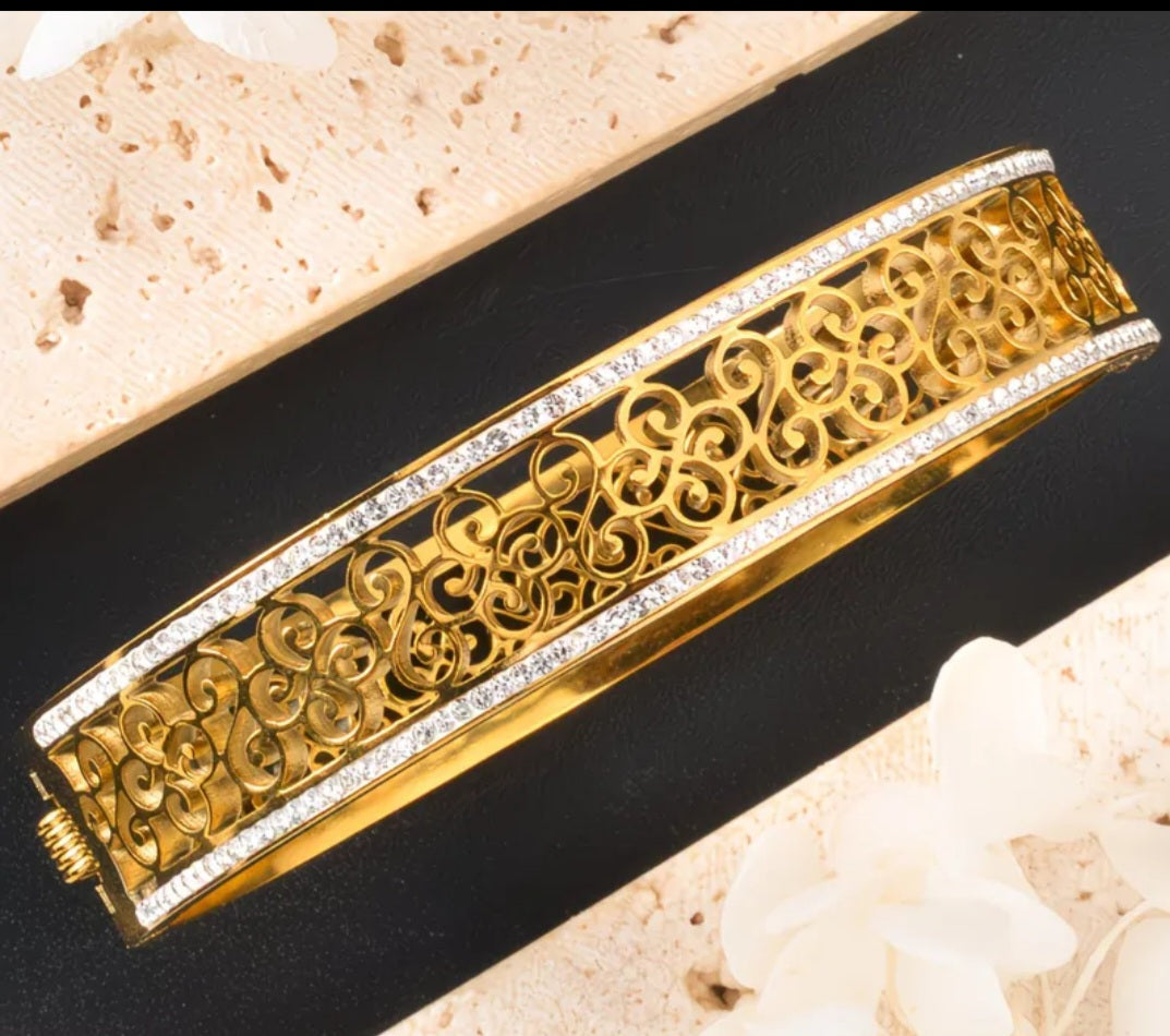 Vintage Style Rhinestone Encrusted Stainless Steel Bengale Bracelet
