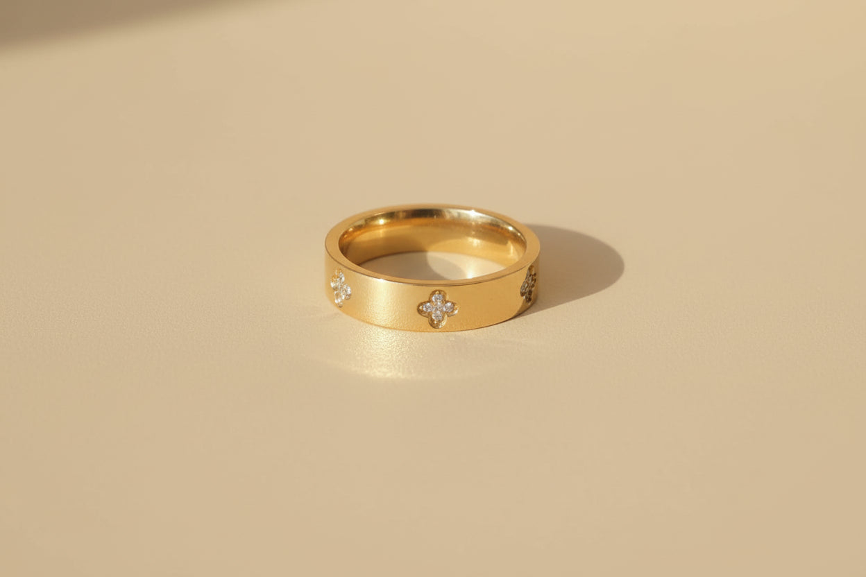 Clover Ring