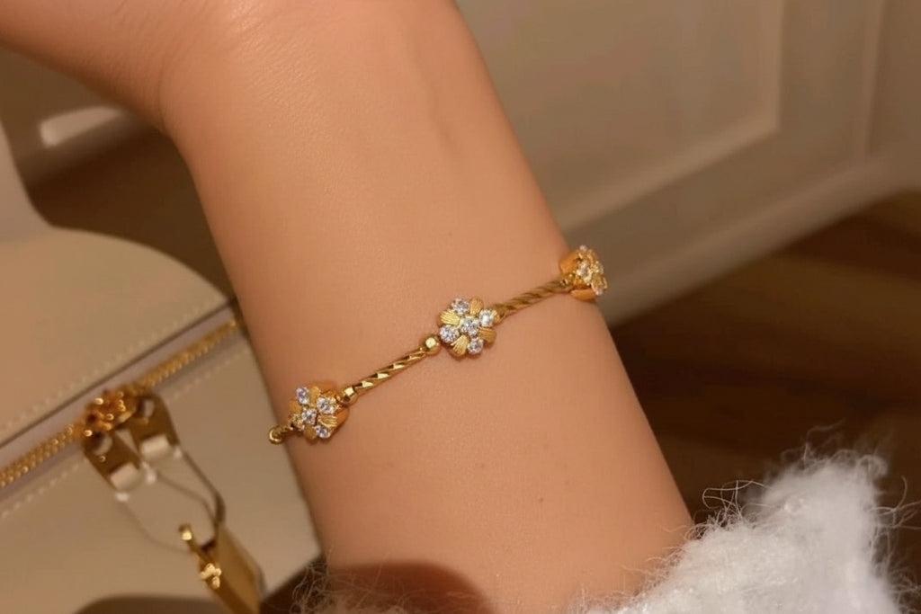 3-Snowflakes Bracelet