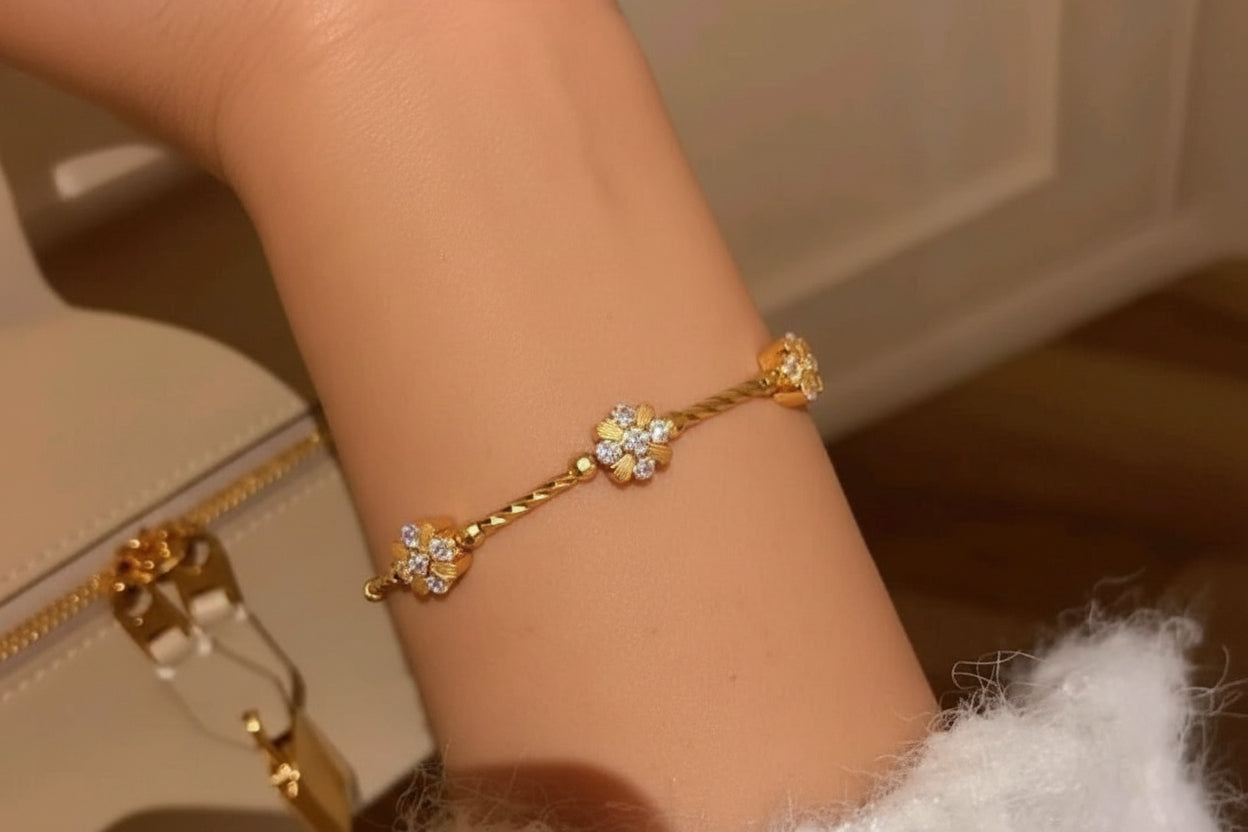 3-Snowflakes Bracelet